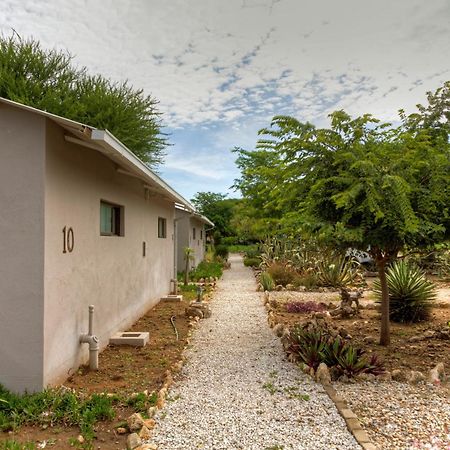 Khoi-Khoi Guesthouse Otavi Exterior photo